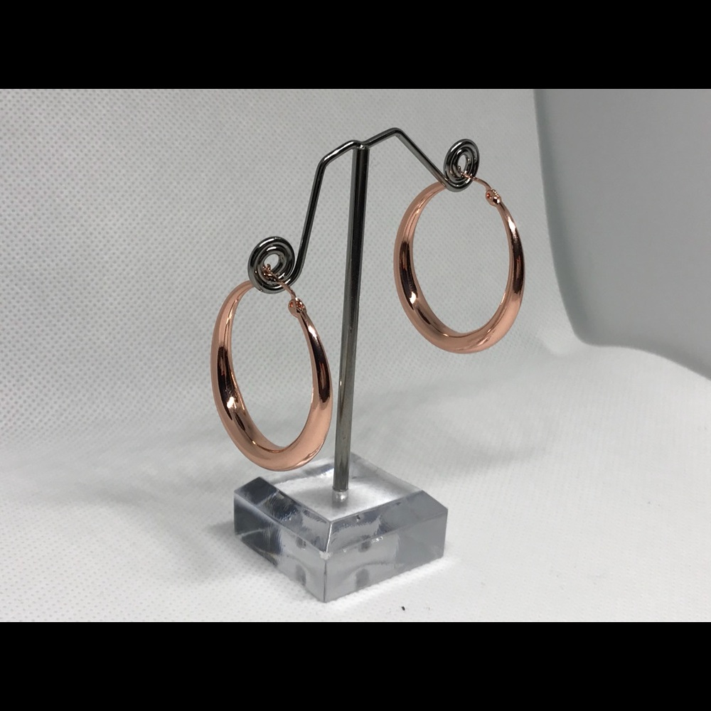 Thick rose gold plated round earrings